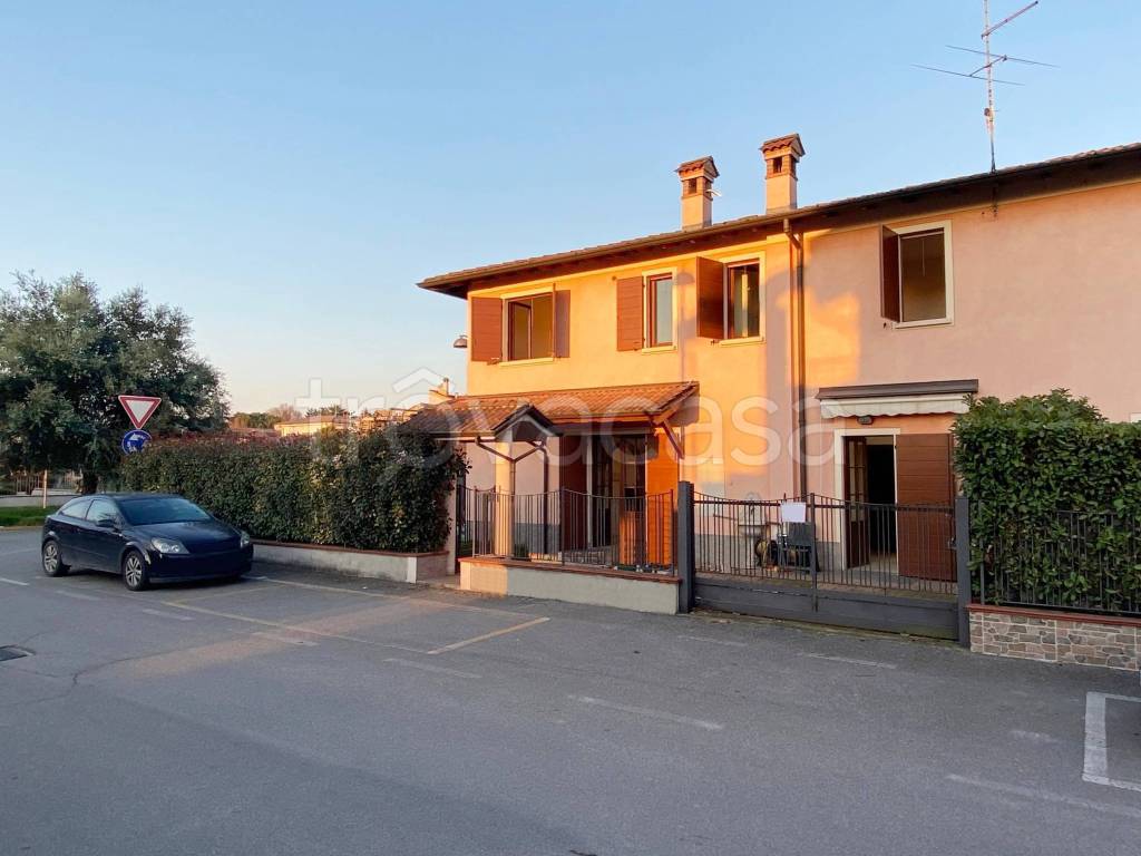 casa indipendente in vendita a Crema