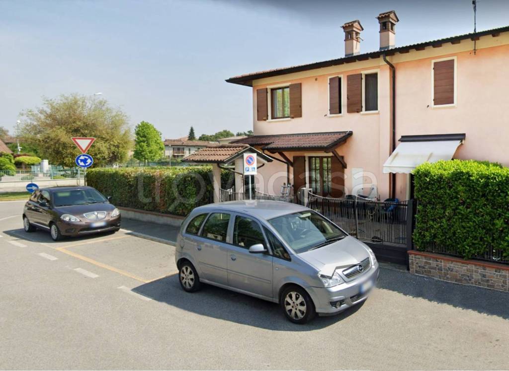 casa indipendente in vendita a Crema