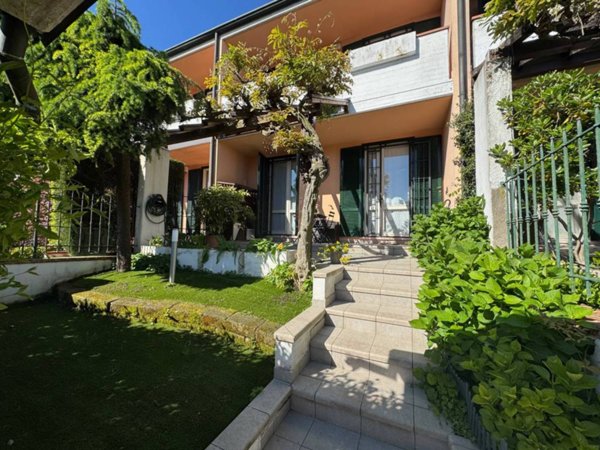 casa indipendente in vendita a Crema