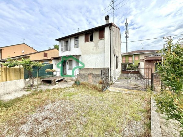 casa indipendente in vendita a Crema in zona San Bernardino