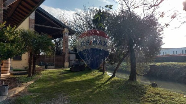 negozio in vendita a Crema