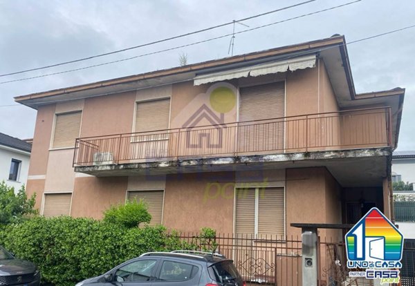 casa indipendente in vendita a Crema