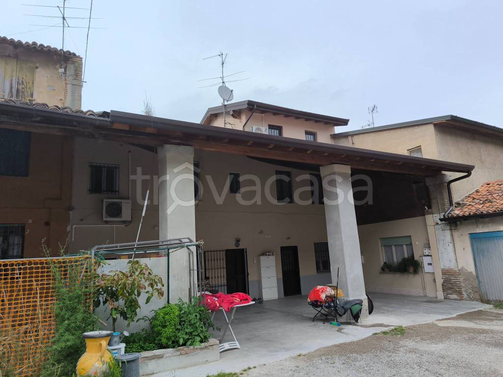 casa indipendente in vendita a Crema