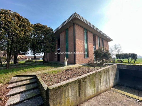 casa indipendente in vendita a Crema