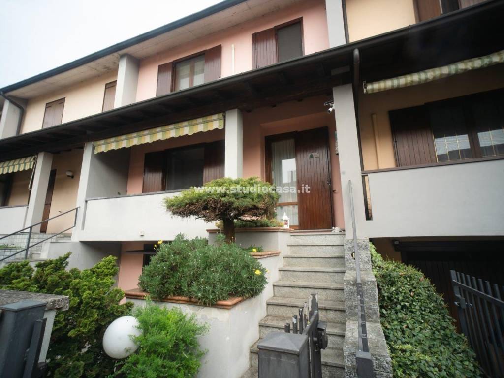 casa indipendente in vendita a Crema in zona San Bernardino