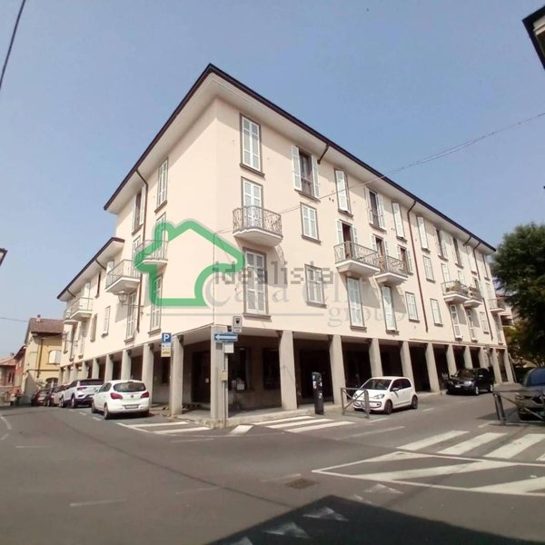 locale commerciale in vendita a Crema