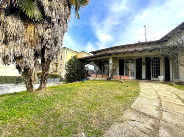 casa indipendente in vendita a Crema