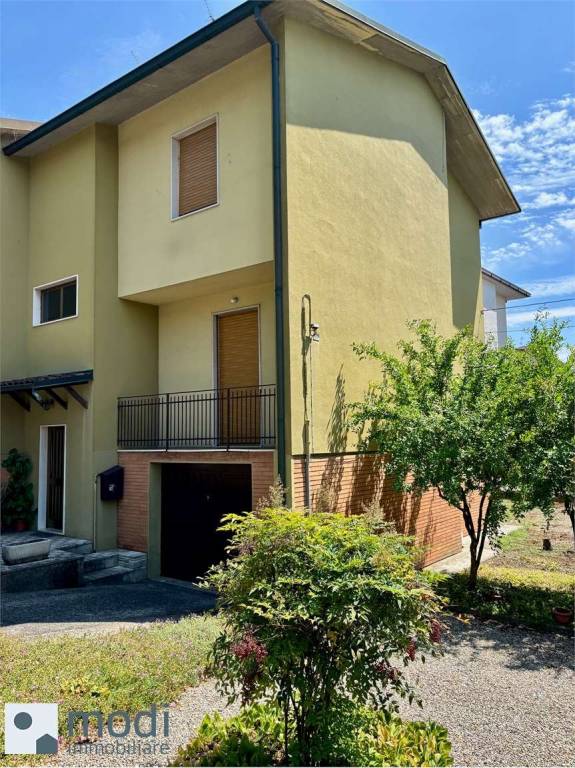 casa indipendente in vendita a Crema in zona San Bernardino