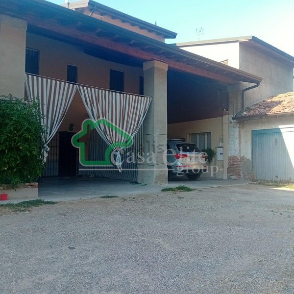 casa indipendente in vendita a Crema in zona San Bernardino
