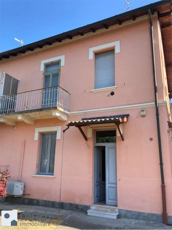casa indipendente in vendita a Crema