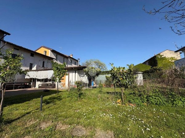 casa indipendente in vendita a Crema