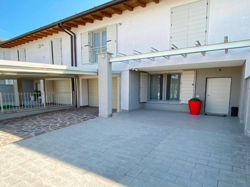 casa indipendente in vendita a Crema in zona San Bernardino