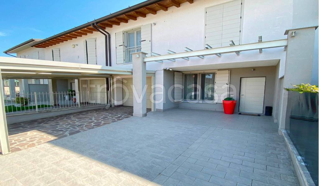 casa indipendente in vendita a Crema