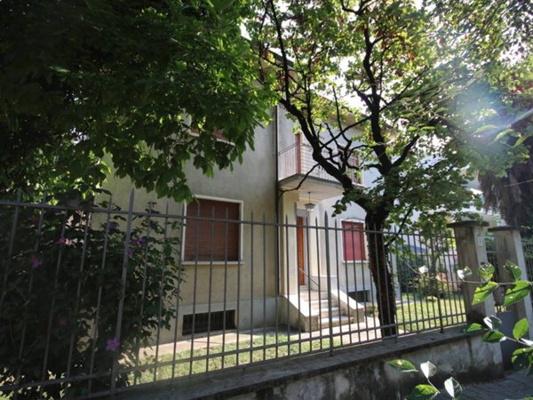 casa indipendente in vendita a Crema