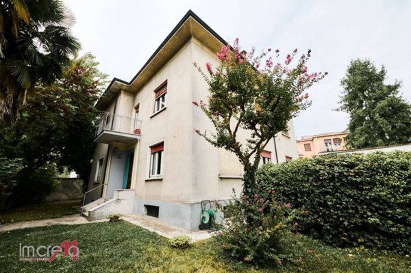 casa indipendente in vendita a Crema
