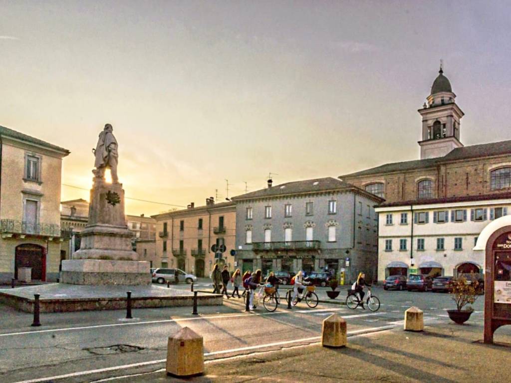 negozio in vendita a Crema