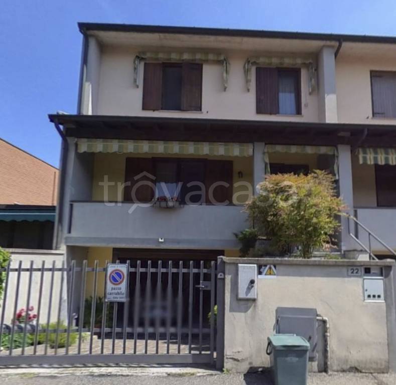 casa indipendente in vendita a Crema in zona San Bernardino