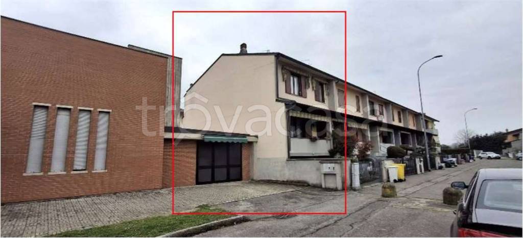 casa indipendente in vendita a Crema in zona San Bernardino