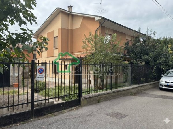 casa indipendente in vendita a Crema in zona San Bernardino