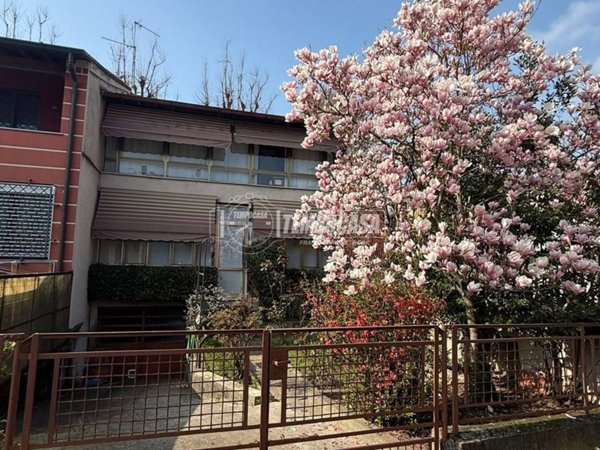 casa indipendente in vendita a Crema
