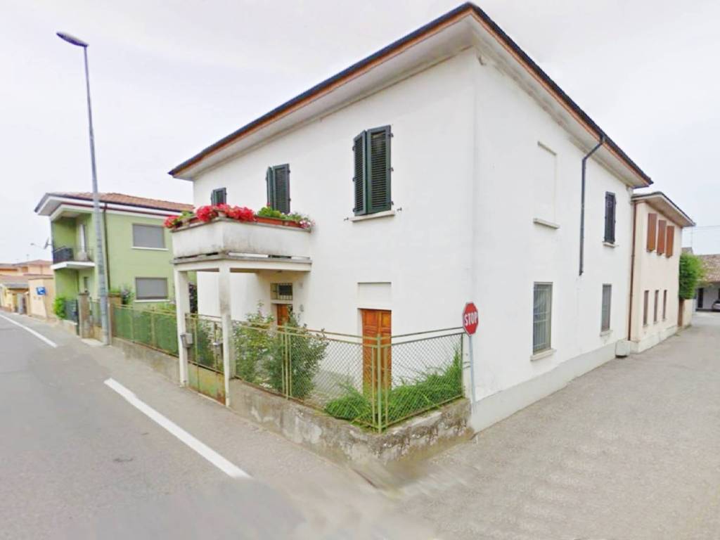 casa indipendente in vendita a Crema