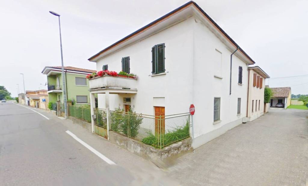 casa indipendente in vendita a Crema