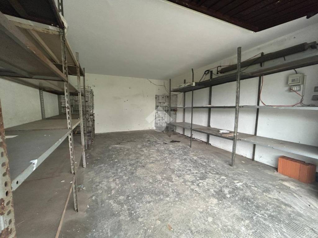 locale di sgombero in vendita a Crema