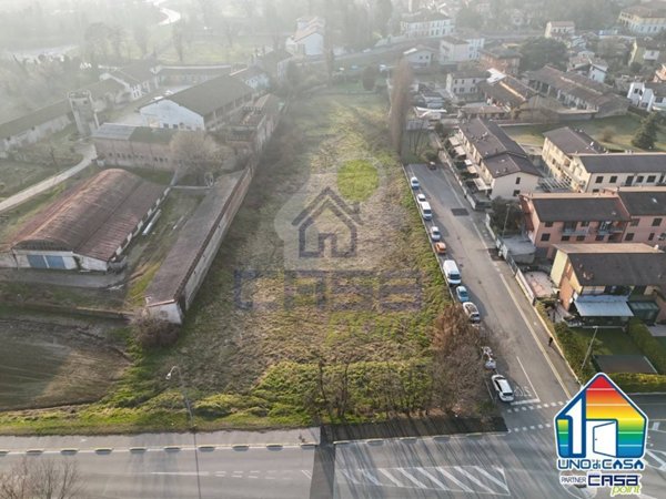 terreno edificabile in vendita a Crema