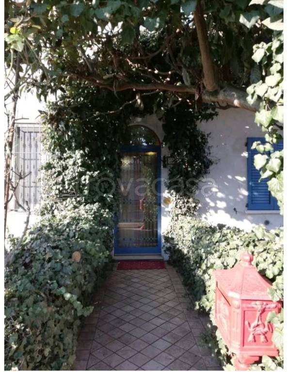 casa indipendente in vendita a Crema