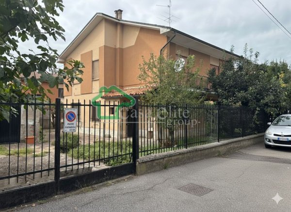casa indipendente in vendita a Crema in zona San Bernardino