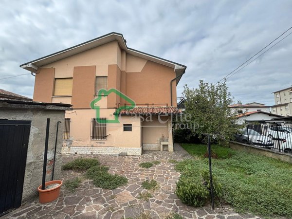 casa indipendente in vendita a Crema in zona San Bernardino