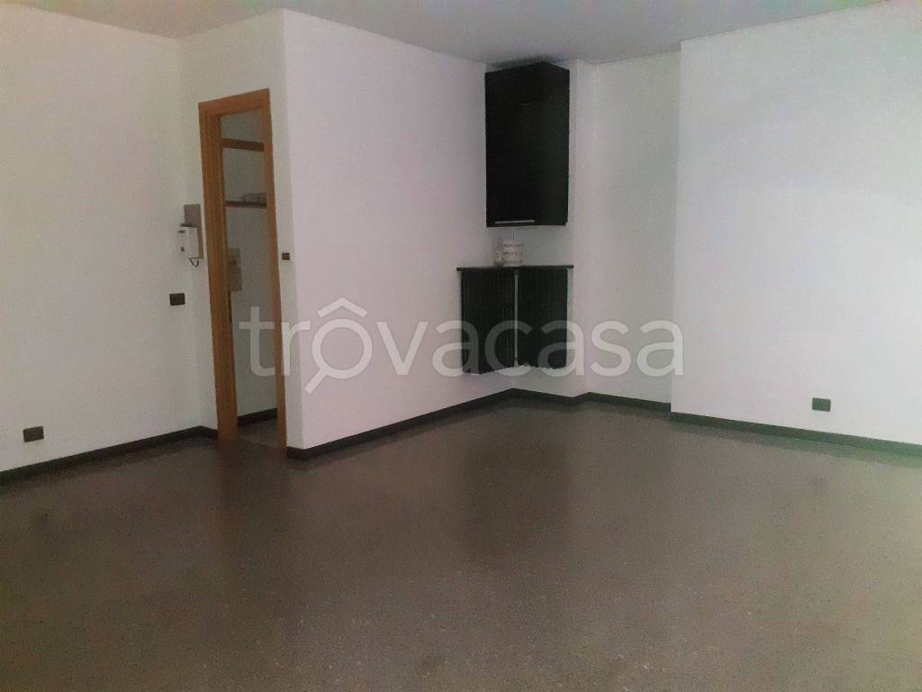 negozio in vendita a Crema