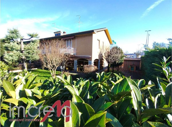 casa indipendente in vendita a Crema