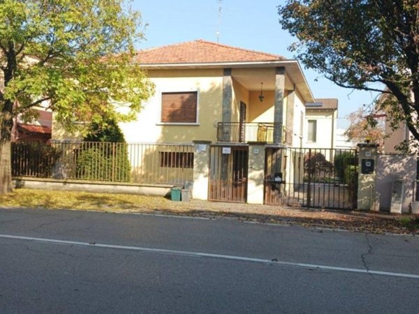 casa indipendente in vendita a Crema