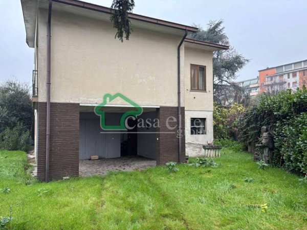 casa indipendente in vendita a Crema