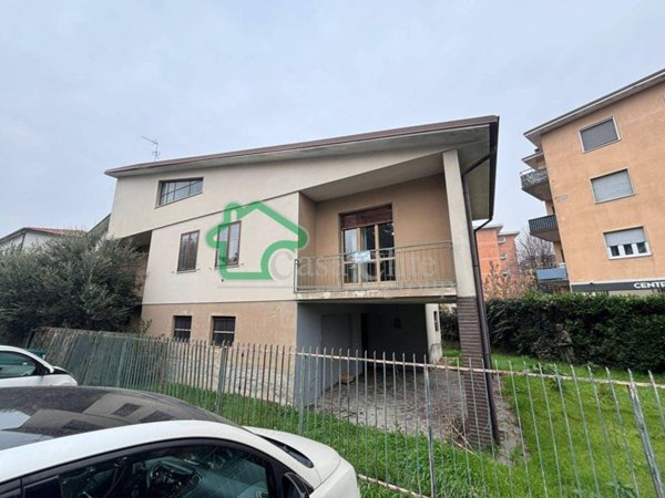 casa indipendente in vendita a Crema