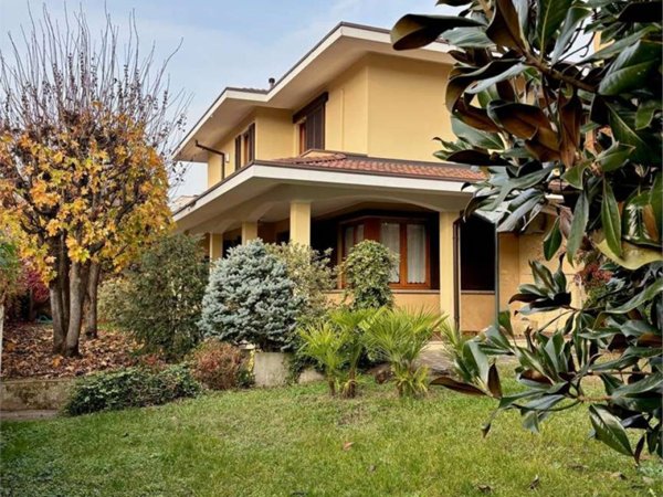 casa indipendente in vendita a Crema