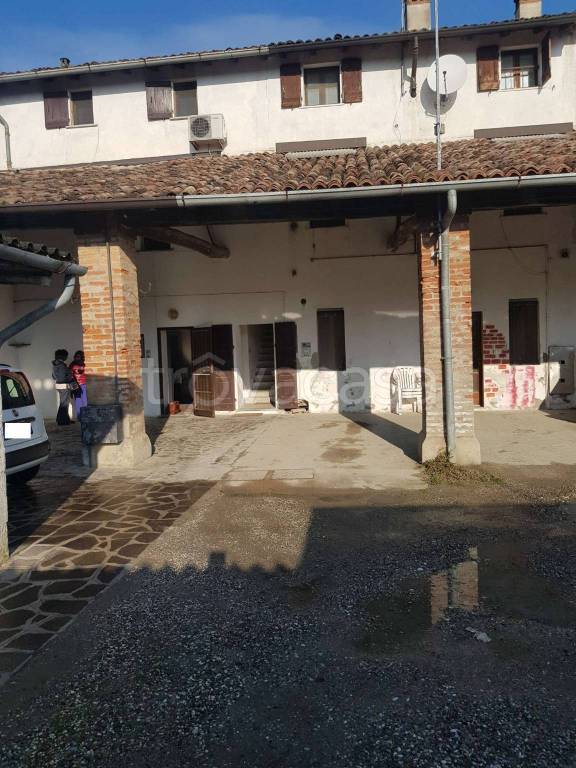 casa indipendente in vendita a Crema