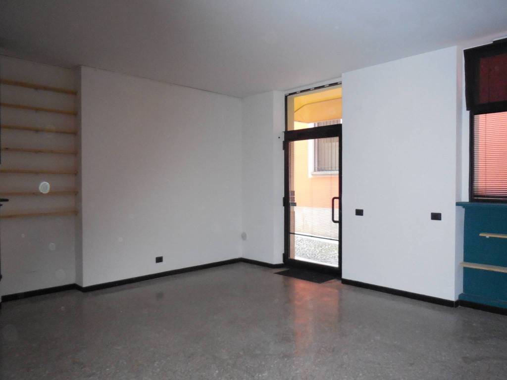 negozio in vendita a Crema