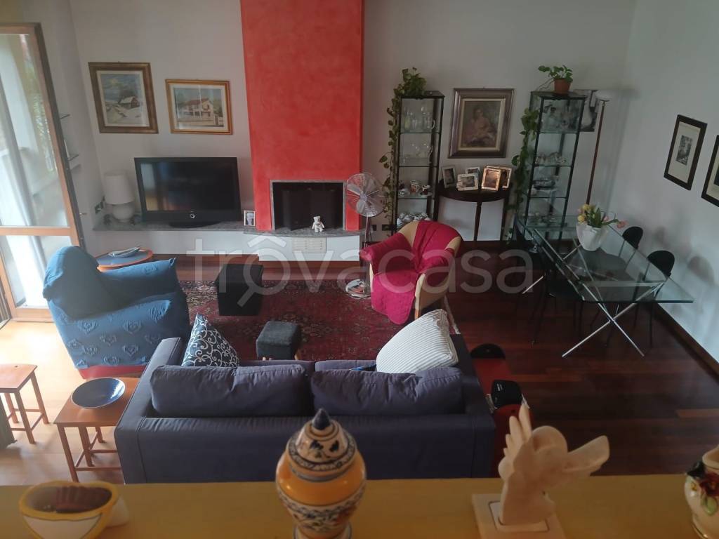 casa indipendente in vendita a Crema in zona San Bernardino