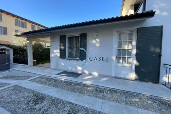 casa indipendente in vendita a Crema