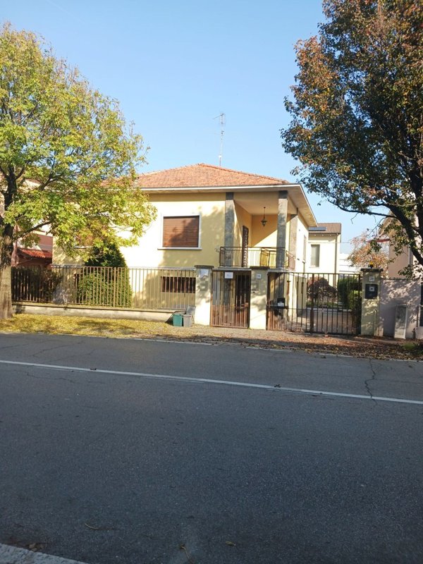 casa indipendente in vendita a Crema
