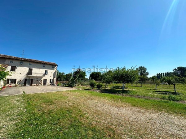 casa indipendente in vendita a Crema