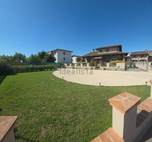 casa indipendente in vendita a Crema