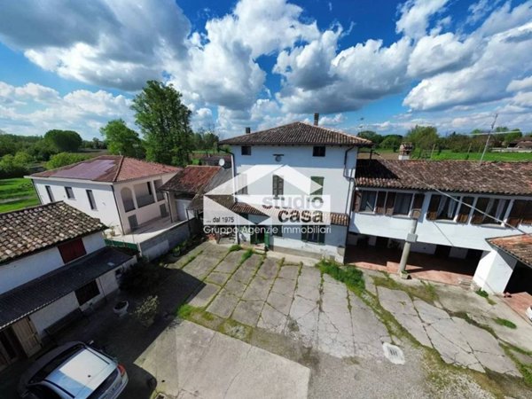 casa indipendente in vendita a Crema in zona San Bernardino