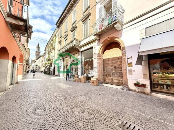 intera palazzina in vendita a Crema