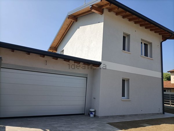 casa indipendente in vendita a Crema