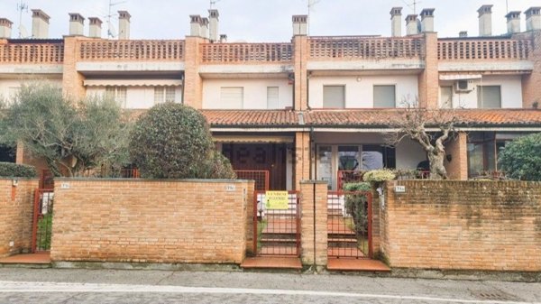 casa indipendente in vendita a Crema