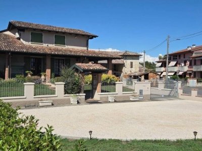 casa indipendente in vendita a Crema
