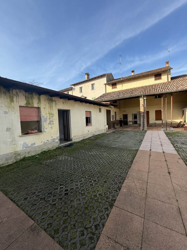 casa indipendente in vendita a Crema